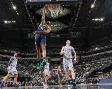 九游下载-关于印第安纳步行者迎荷甲关键赛；清晨更衣室发声；更衣室稳定；更衣室氛围转暖的信息